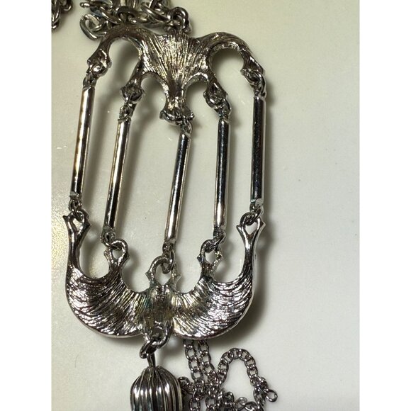 Vintage 70's Articulated Silver tone Tassel Pendant Necklace - Picture 6 of 10